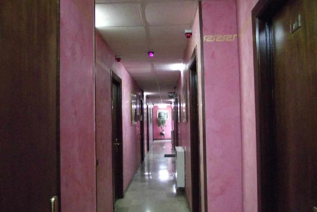 Hotel Total Pisogne Rum bild